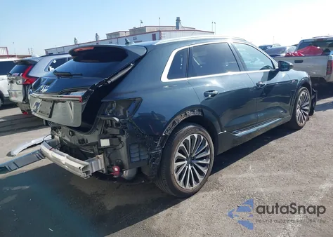 2019 Audi E-Tron Premium Plus из США, поврежденный, VIN WA1VAAGE2KB021539